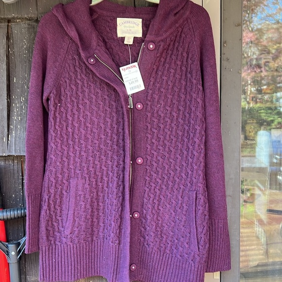 NWT Cambridge Dry Goods zippered hooded soft sweater. Side pockets. Size Large. - Picture 4 of 8